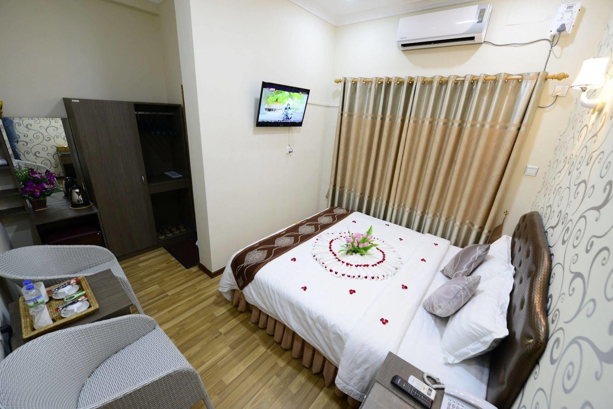 Tiger One Hotel Mandalay Exterior foto